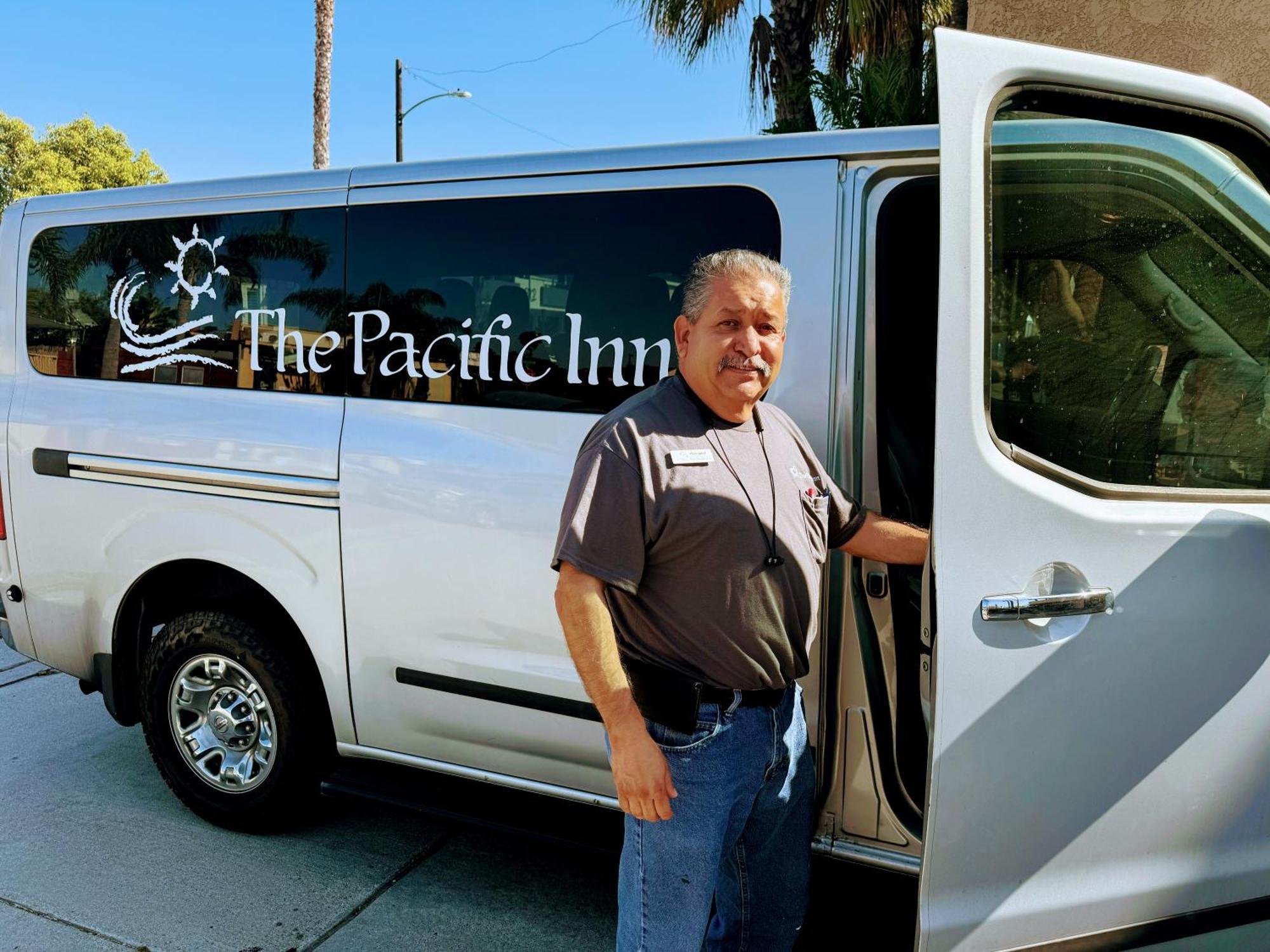 The Pacific Inn Сийл Бийч Екстериор снимка